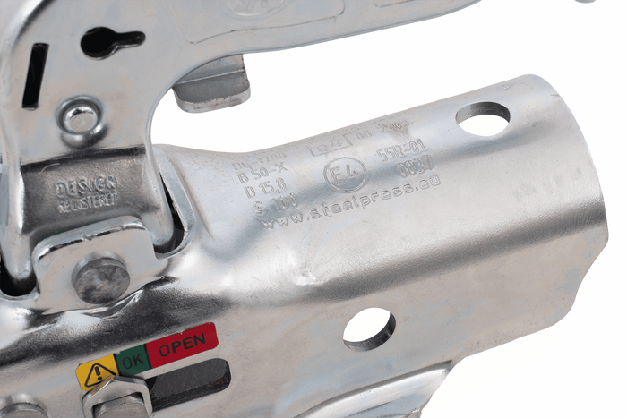 Kroglična vlečna kljuka STEELPRESS BC-1700A za prikolico nosilnosti 1700 kg s cevnim vlečnim drogom premera 45 mm